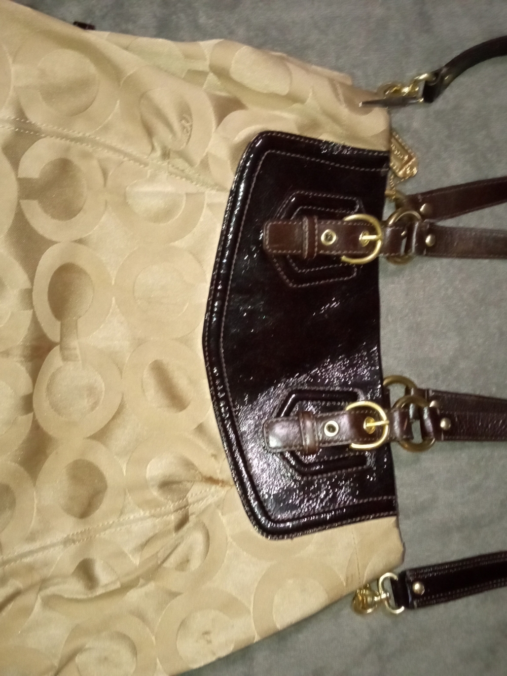 Coach Tan Signature Shoulder Bag with Brown Patent Trim - Picture 2 of 3